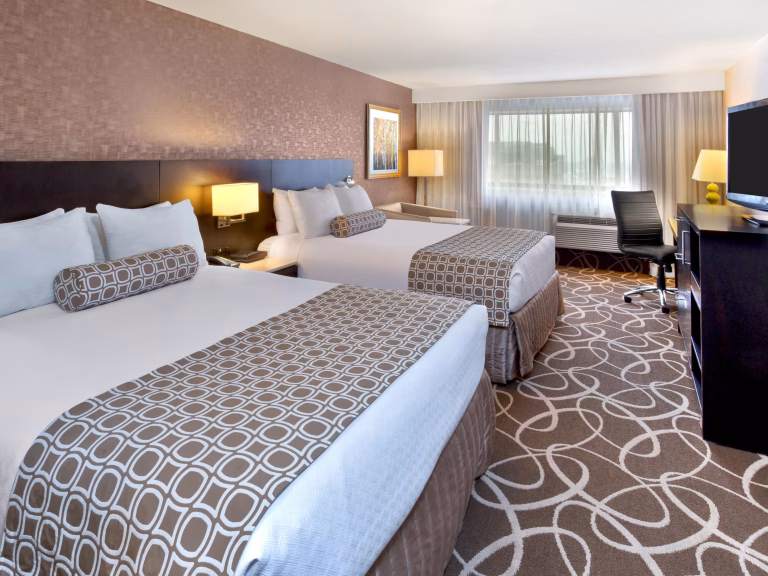 crowne-plaza-kitchener-5418615558-4x3